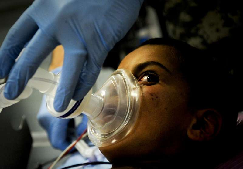 A child being readied for anesthesia. Six million kids a year undergo anesthesia. (Image: Wikimedia)