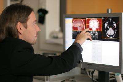 Professor Christian Keysers performing an fMRI scan. (Source: Royal Netherlands Academy of Arts and Sciences)